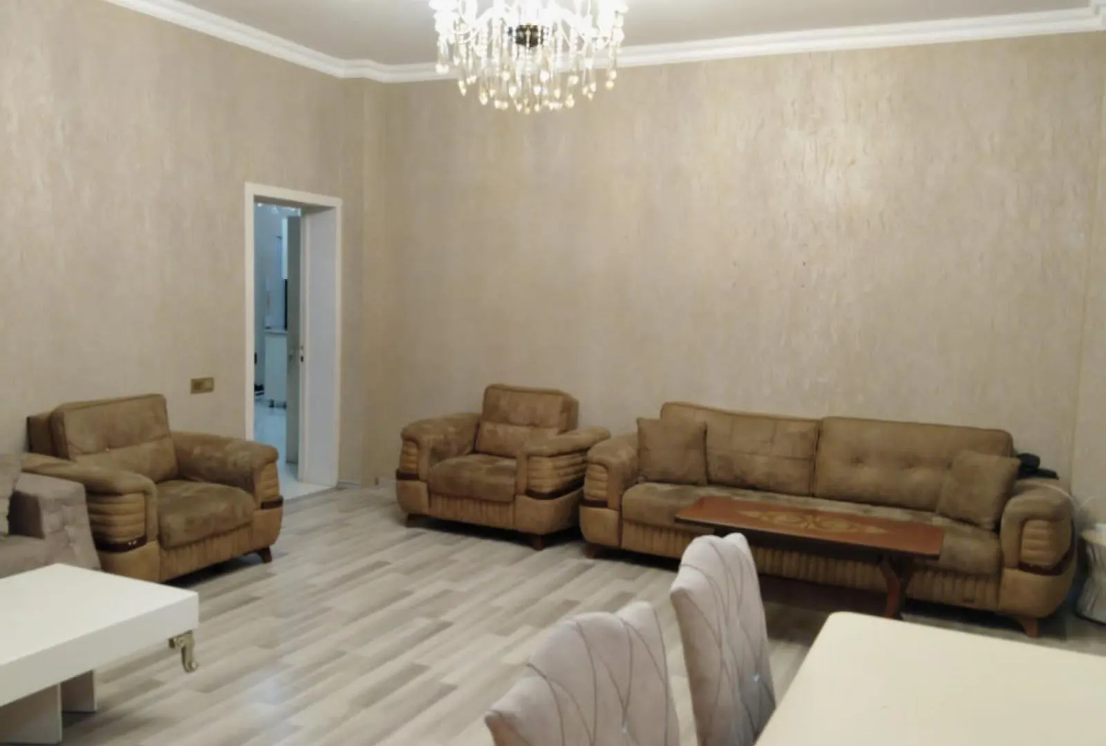 3 Bedrooms 28 Maj Metro Μπακού